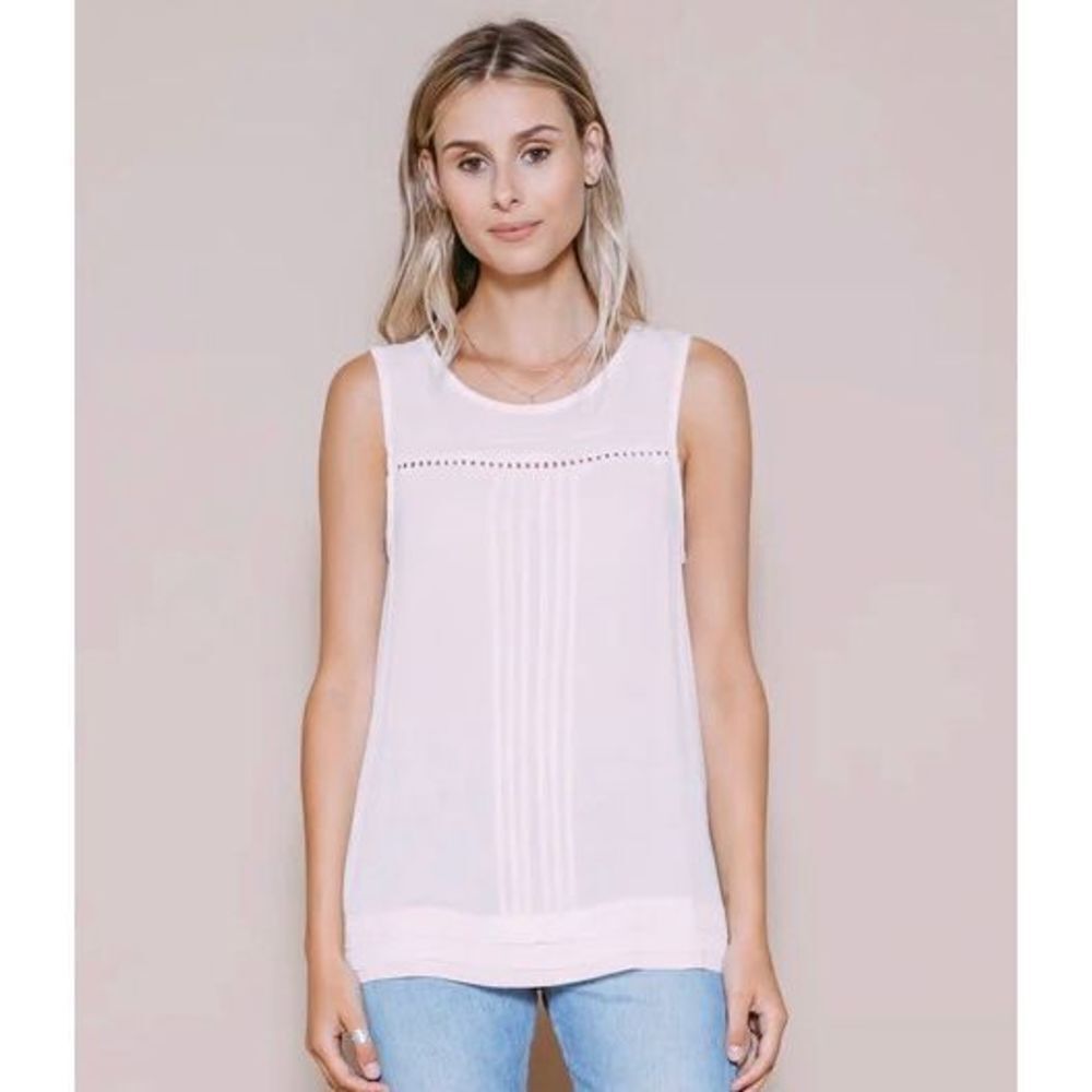 ORB - KERRIA - SLEEVELESS LACE TRIM BLOUSE WHITE sz XS